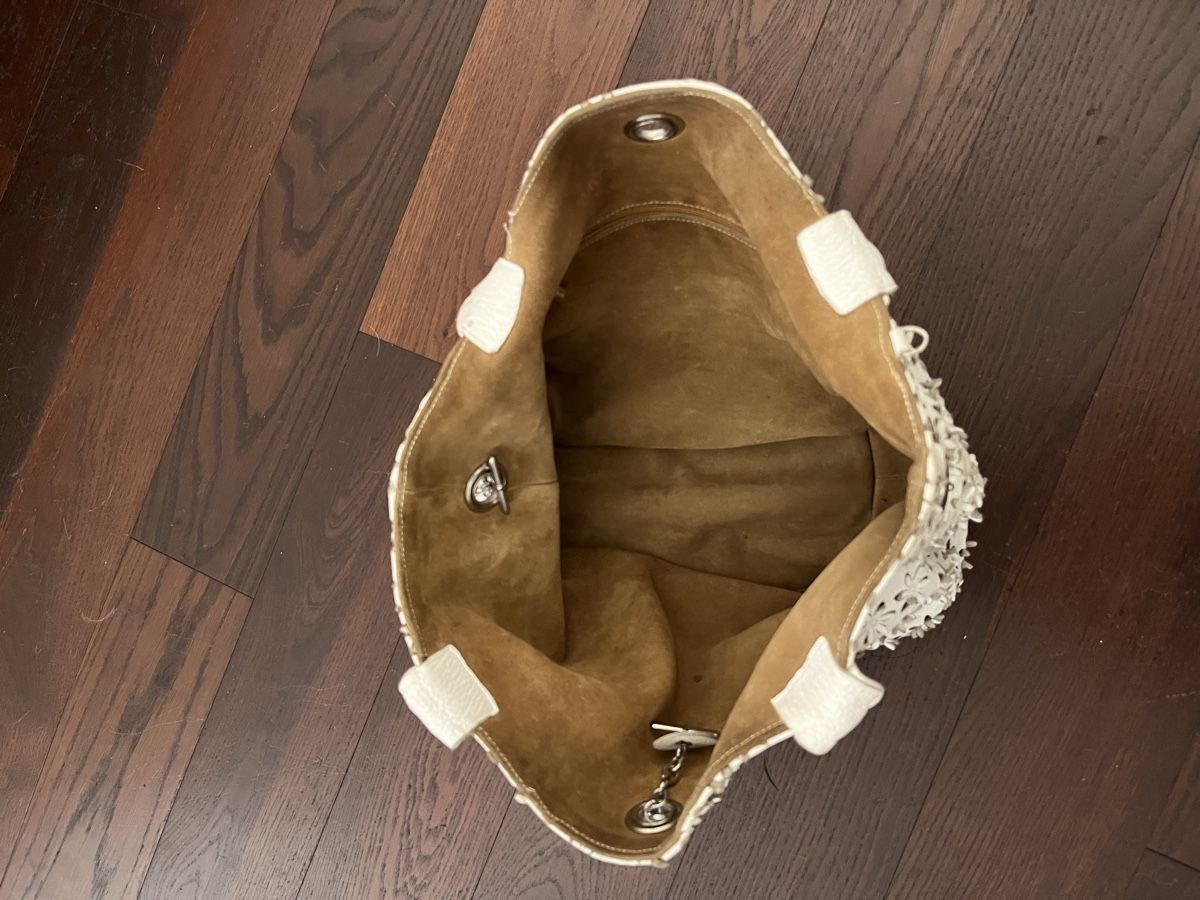 Borse da donna: Ledertasche Damen Blumenmuster Weiss  – Usato da Thun venduto da elshei 1