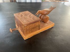 Ancien Distributeur de Cigarettes en Bois Sculpté