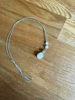 Kette mit Perlen und Schmuckstein neuwertig