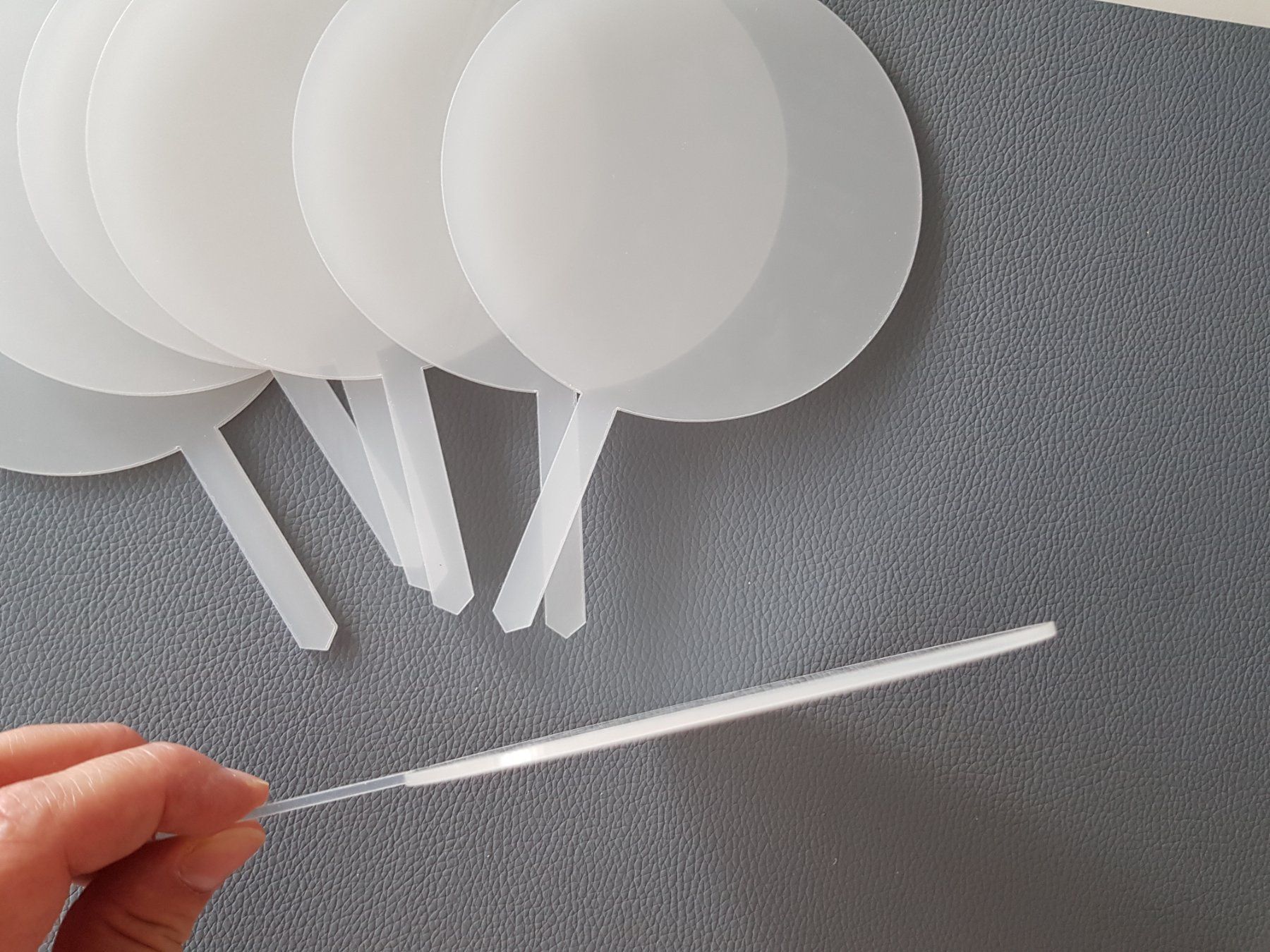 Tutte le decorazioni: Acryl Schild, Plexiglas Schild Cake Topper 9 stk NEU – Nuovo e nell'imballaggio originale da Münchenstein venduto da beb_tw68 1
