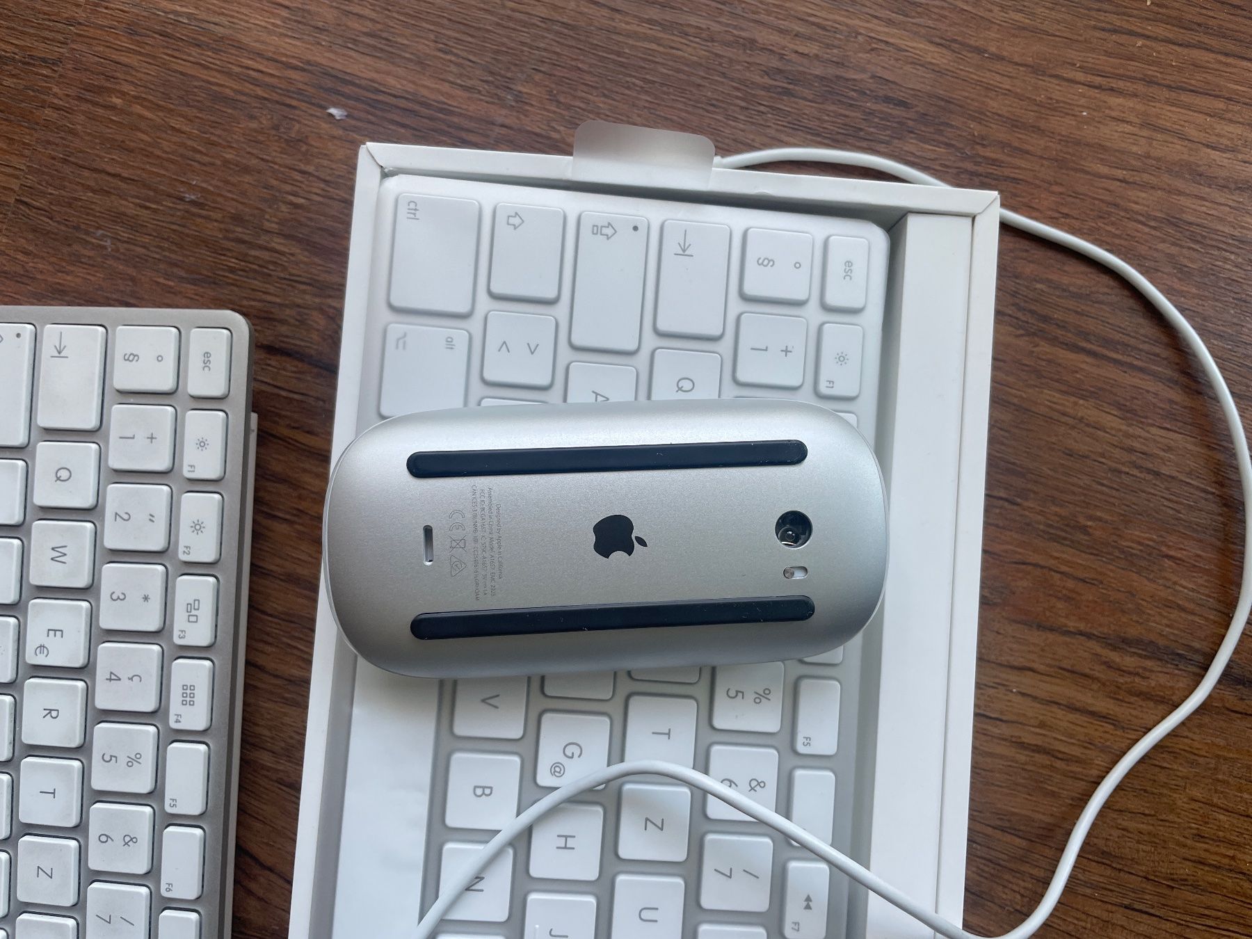 Apple Tastiere: 2Apple Tastaturen und Magic Mouse – Usato da Maur venduto da Ralu2 1