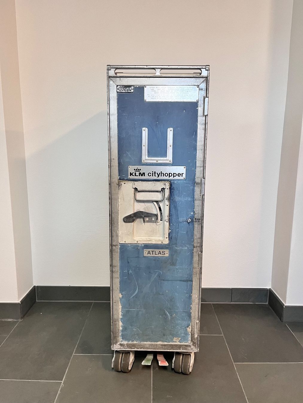 Altro in Aeronautica: Flugzeugtrolley KLM Cityhopper – Usato da Fruthwilen venduto da bodensee_manufaktur 2