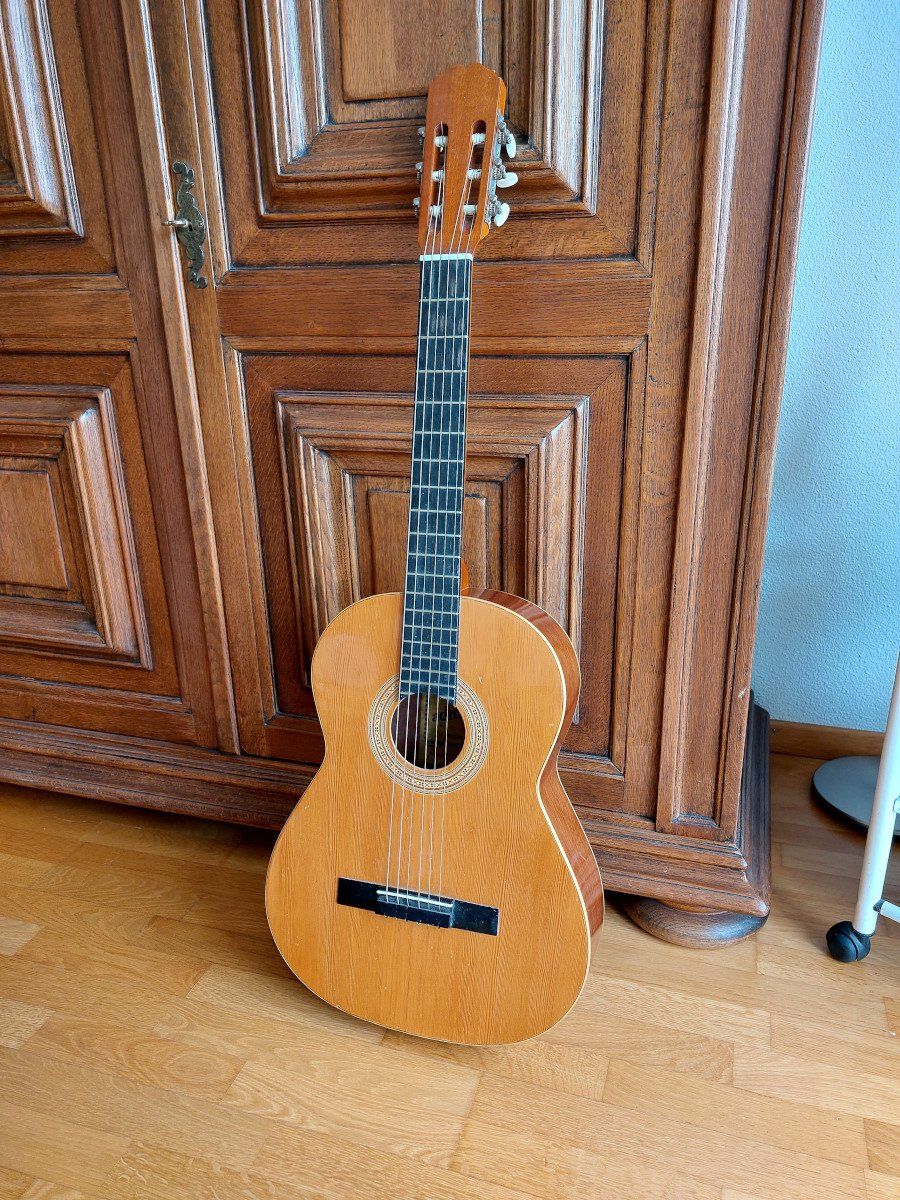 Strumenti musicali: Gitarre – Usato da Diepoldsau venduto da Hanswuergler
