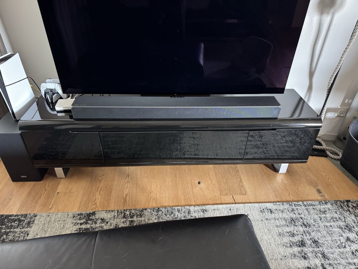 Credenze: Ensemble de 3 meubles design noirs laqués – Usato da Langenthal venduto da ori_jjx2 4