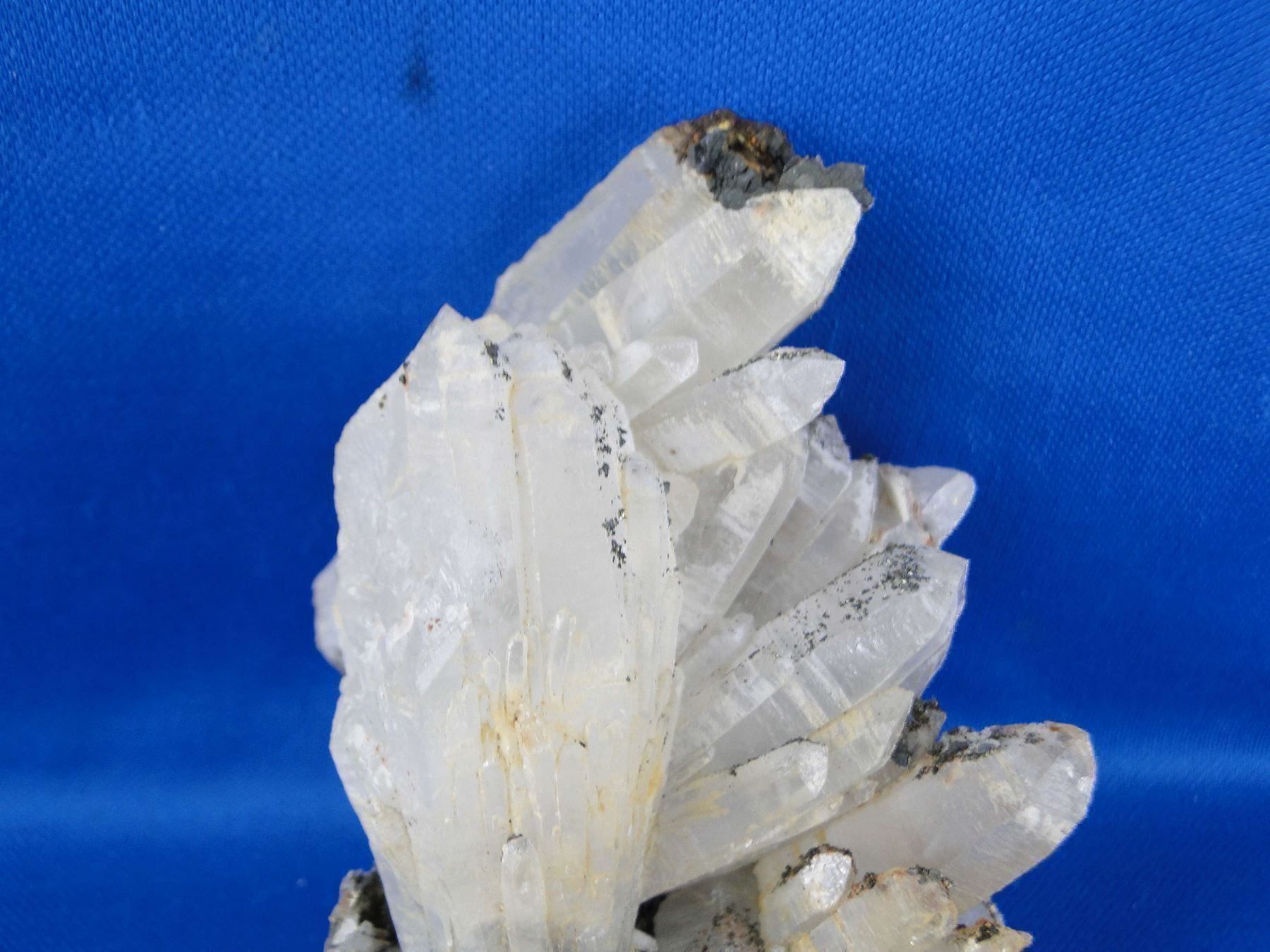 Minerali & Pietre curative: Quarz und Pyrit – Usato da Schinznach Bad venduto da Demerald 1