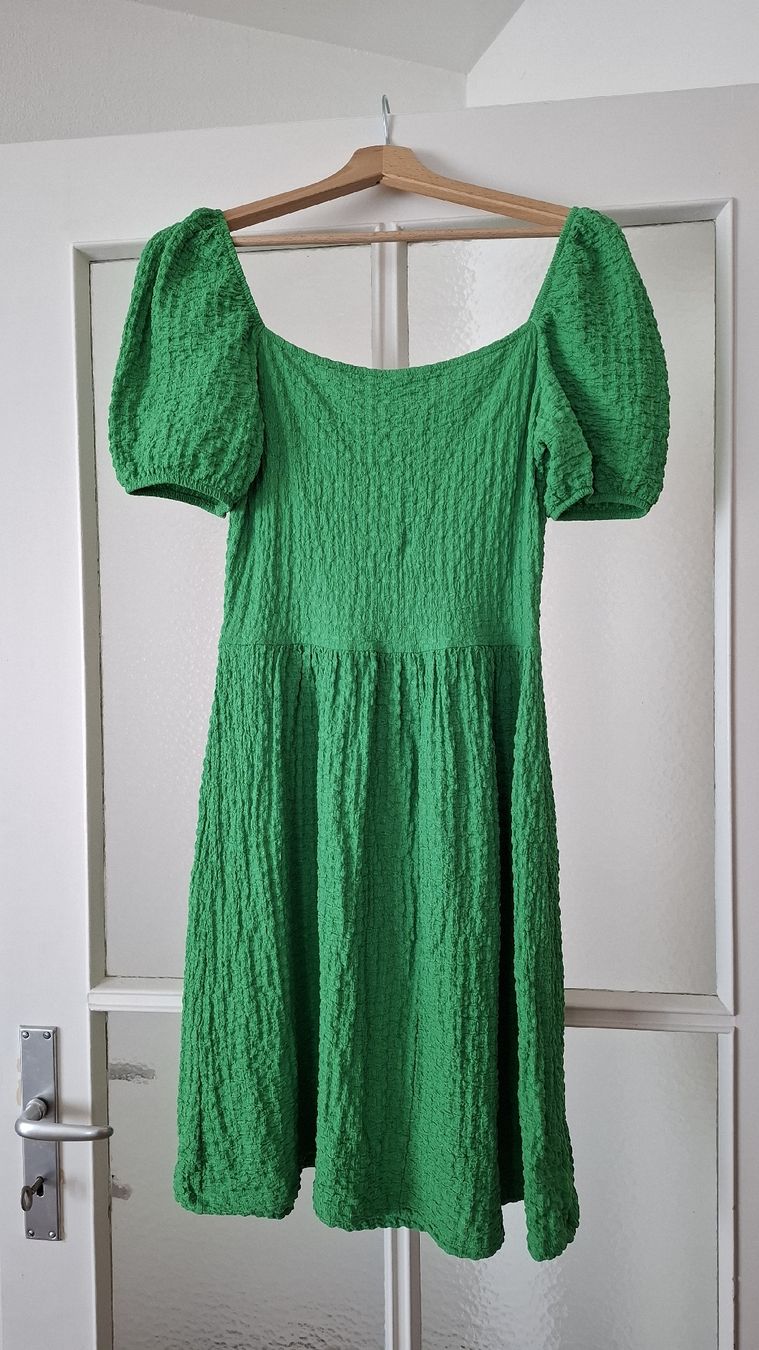 H&M Vestiti: Robe smockée verte H&M – Nuovo (secondo la descrizione) da Vevey venduto da latessinoise 1