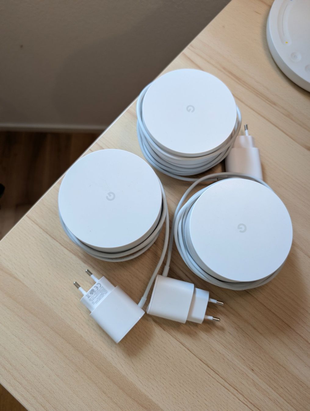 Modem & Router: Google Wifi 3er-Pack: Mesh WLAN System – Usato da Schaffhausen venduto da galli_nr_1 1