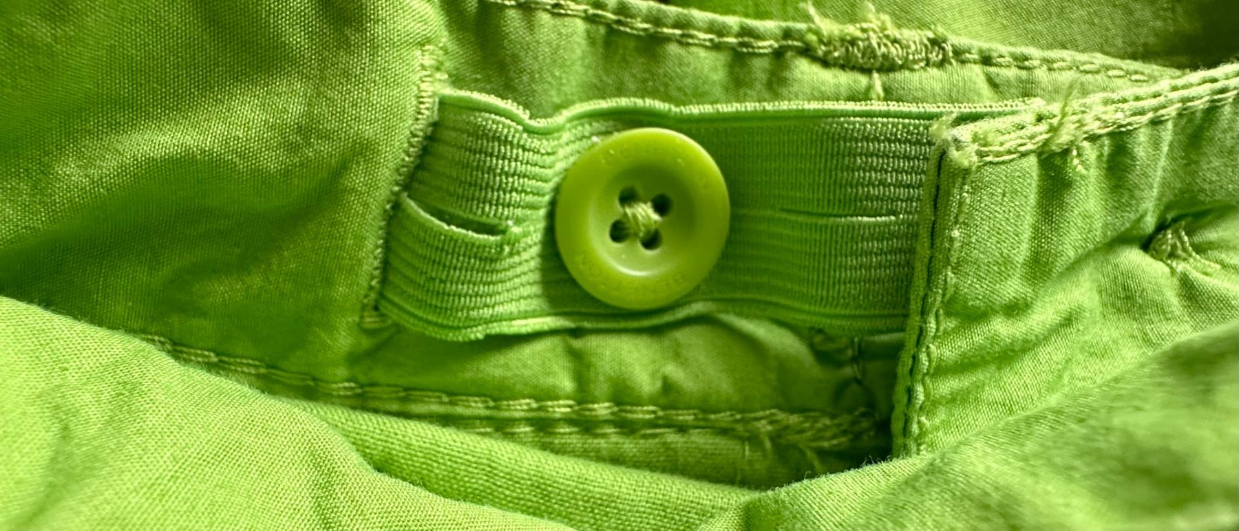 Benetton Pantaloni: 2 Bermuda in cotone Benetton – Usato da Castel San Pietro venduto da Moregi 5