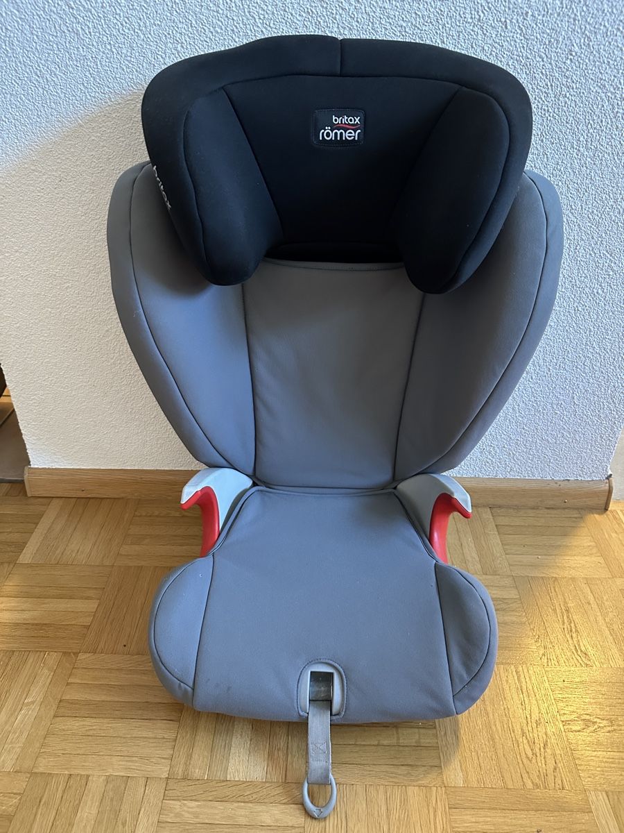 Britax Römer Seggiolini per auto: Römer ( Brita ) Kindersitz – Usato da Allschwil venduto da gassera01