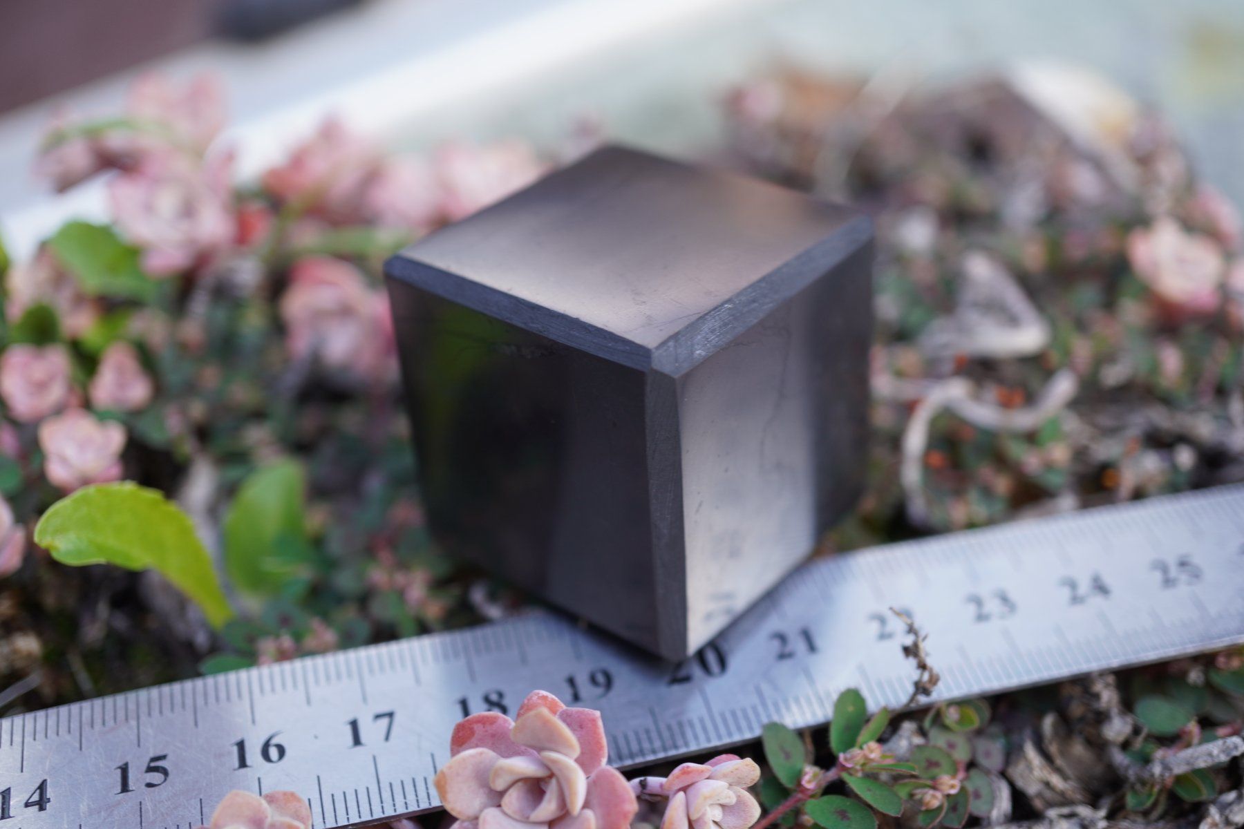 Minerali & Pietre curative: Schungit / Shungit  Würfel 3cm – Nuovo e nell'imballaggio originale da Eschenbach SG venduto da topstone 8