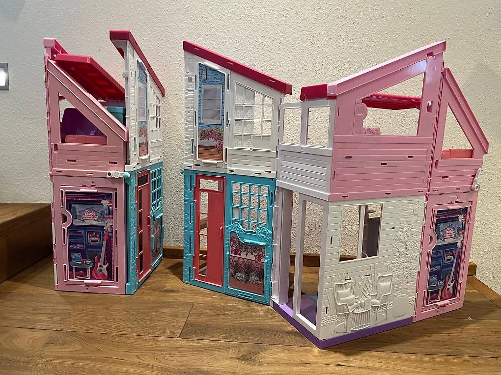Giocattoli: 2 Stk Barbie Malibu Haus – Usato da Lausen venduto da Saxibe