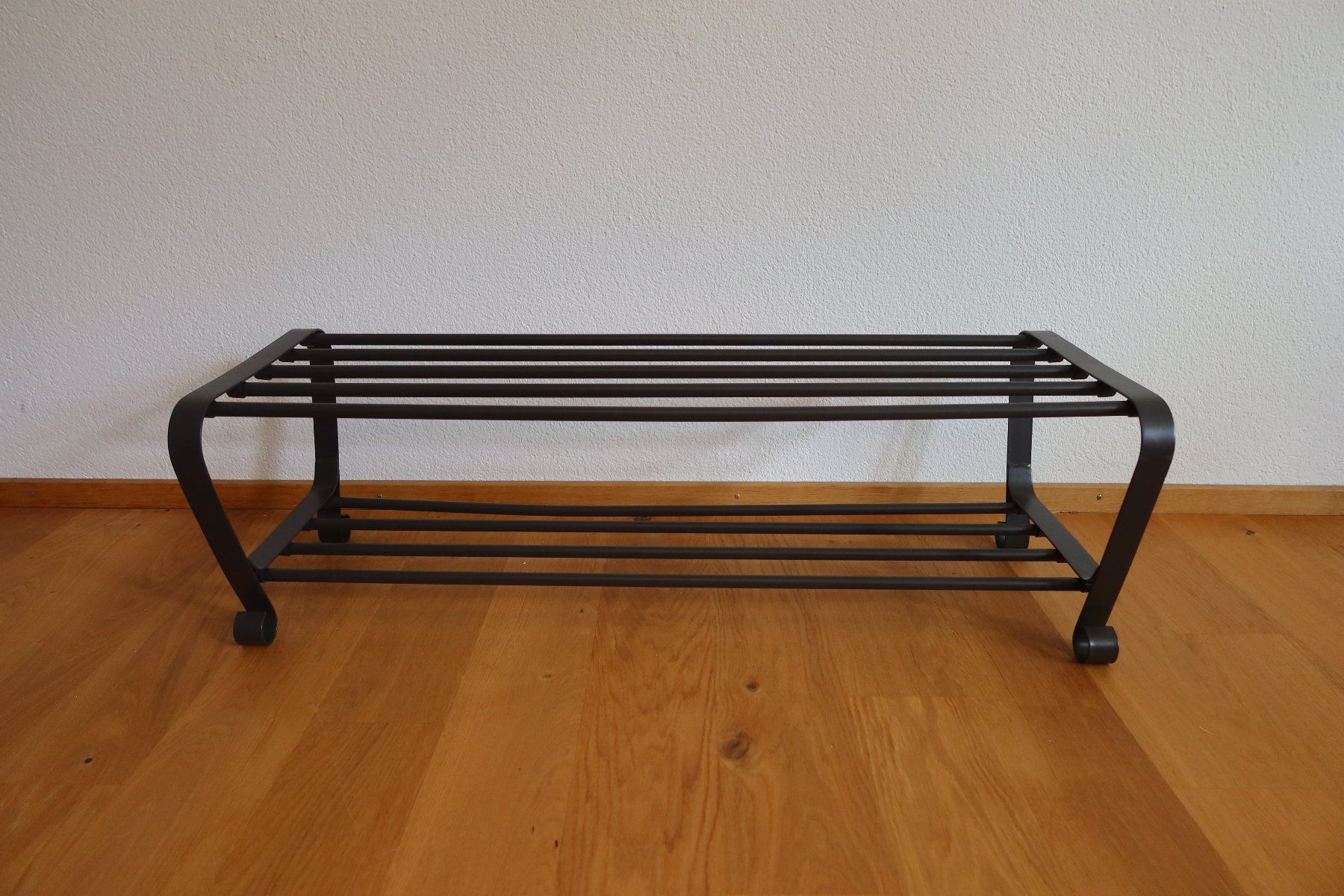 Scaffali: Schuhregal Metall schwarz – Usato da Kilchberg ZH venduto da and_y5q6