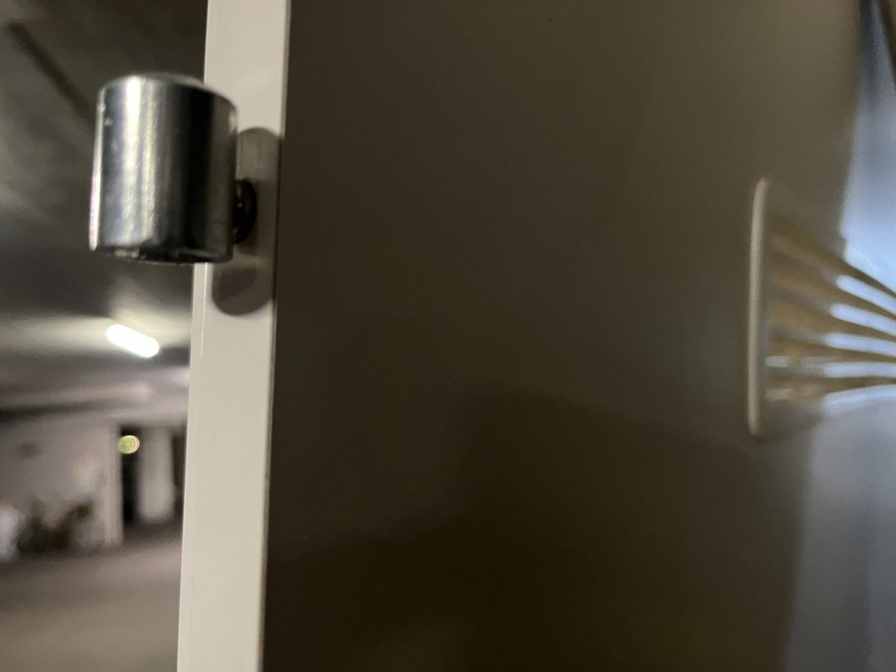 Portes: Innentür weiss 85 x 200 cm mit Lüftungsgittern – D'occasion à Uster par LangGusch 3