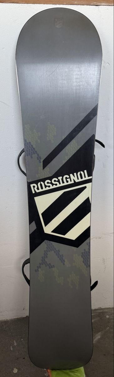 Board: Rossignol Snowboard mit FTWO Bindung – Usato da Dierikon venduto da Leuchtenstadt 1