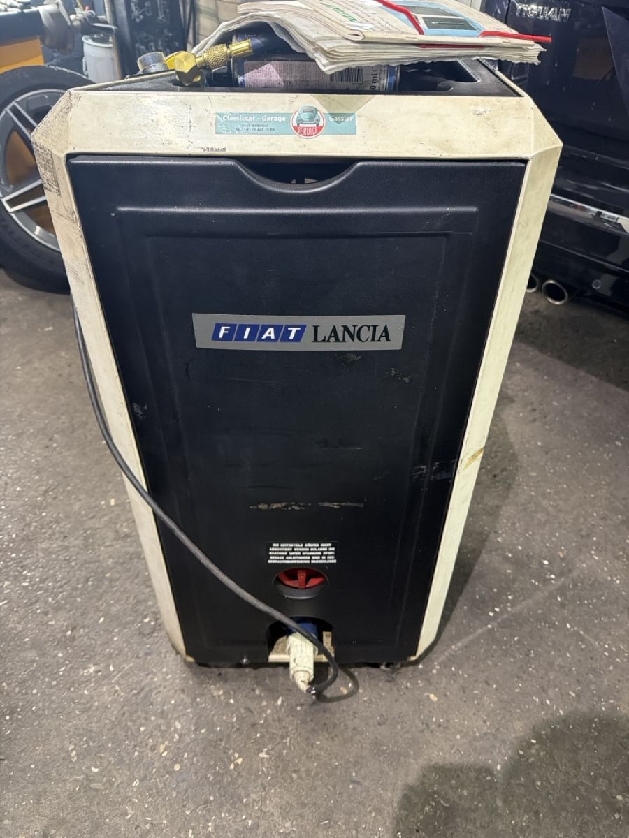 Klimageräte: Klimaservicegerät R134a – Gebraucht aus Malters von TeslaModelY 2
