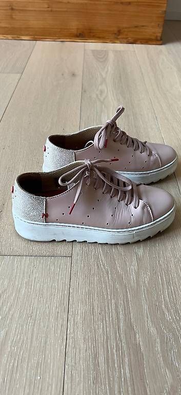 Chaussures femmes: Rosa Sneaker aus Leder Grösse 37 – D'occasion à Maur par Franzifisch 1