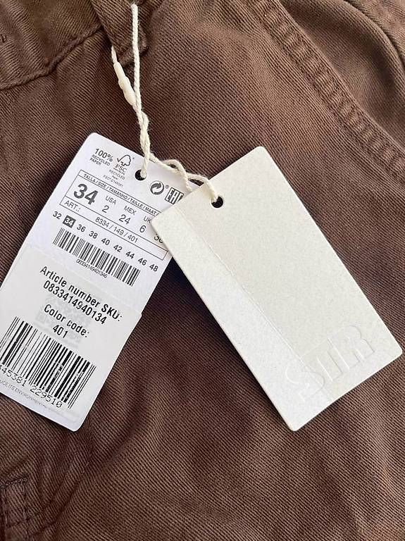 Pantaloni: Pantalon cargo Stradivarius taille 34 – Usato da Yverdon-les-Bains venduto da car_xd5s 1