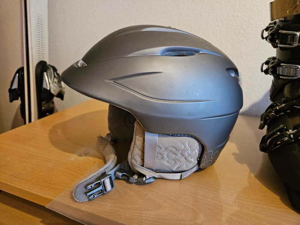 Giro Damen Ski Helm Gr. M Kaufen auf Ricardo
