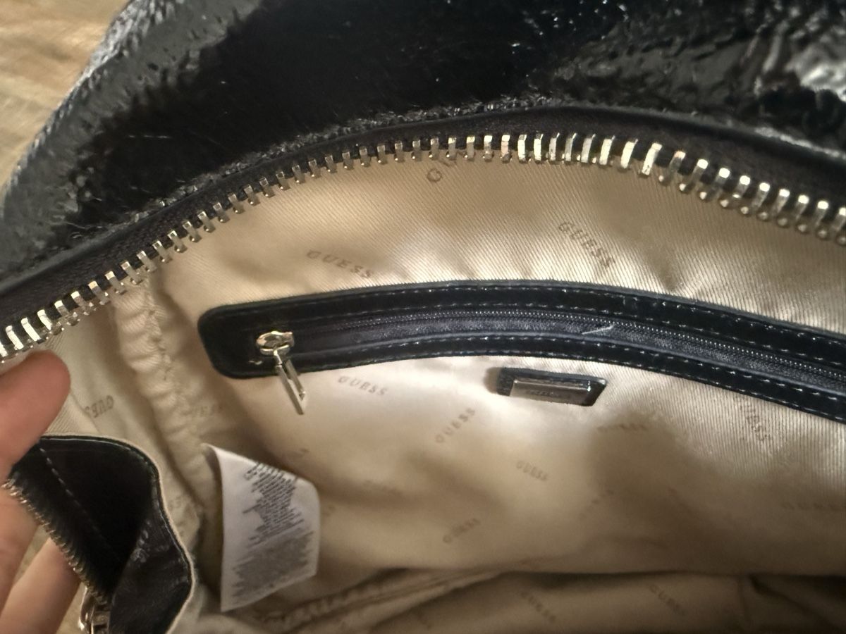Guess Rucksäcke: Rucksack Guess Lack Schwarz Damen – Gebraucht aus Lachen SZ von zsucard 6