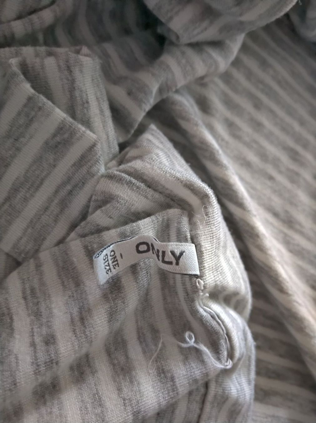 Foulards & écharpes: Only LOOP Schal – D'occasion à Salenstein par Silly...0 1