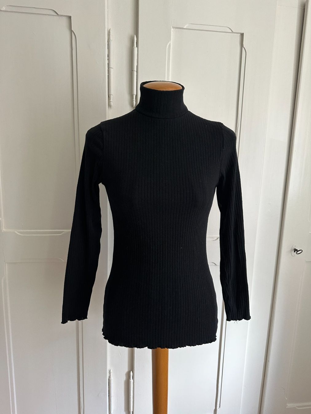 Pulls & Sweat-shirts: Pullover schwarz getreift - S – D'occasion à Zürich par Diazaio