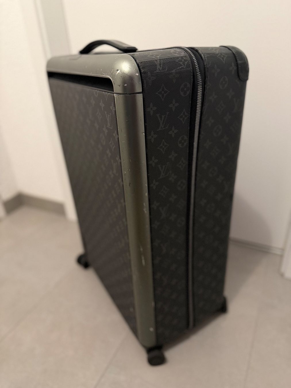 Louis Vuitton Valigie: Louis Vuitton Horizon 70 Koffer - Monogram Eclipse – Usato da Oberburg venduto da Cheysirius 4