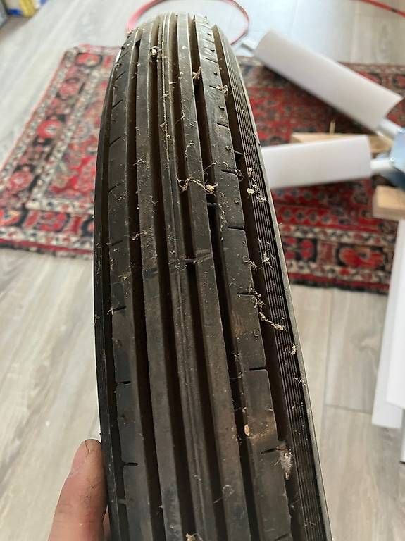 Pneumatici & Ruote complete: seltene Oldtimer Rillenpneus 19x3,5 – Usato da Seewen SO venduto da Eliane-Nora 2