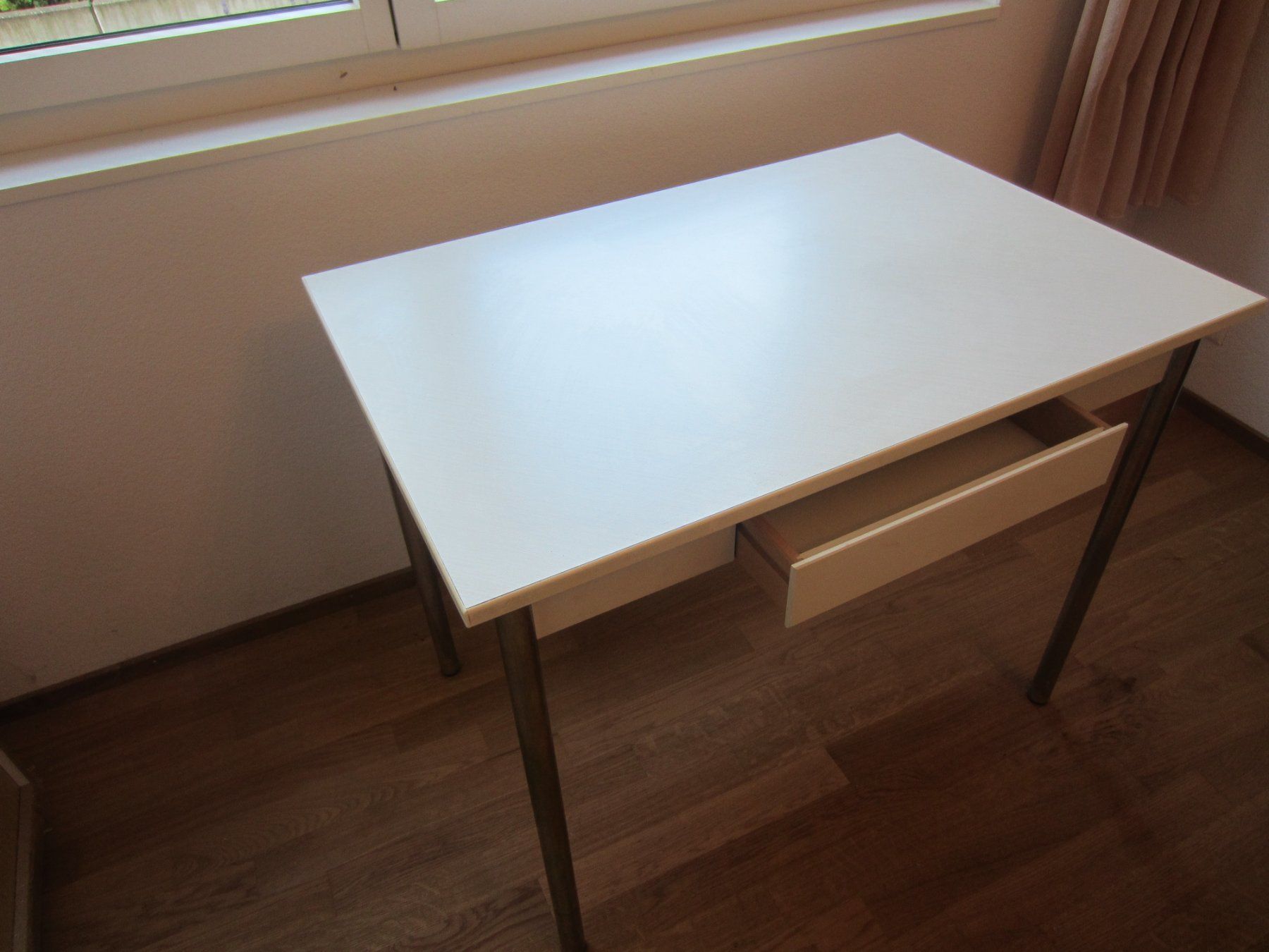 Scrivanie: Schreibtisch/Basteltisch mit Schublade – Usato da Bachenbülach venduto da Fishair 1