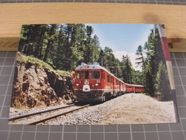 Echtfoto Berninapass mit Zug