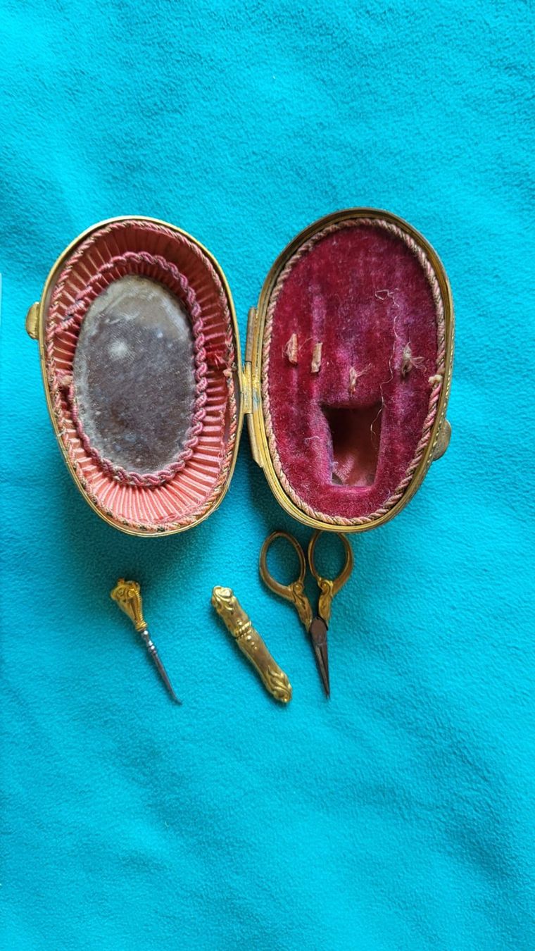 Autres pour bricolage & couture: Antikes Nähetui / Nähnecessaire aus Perlmutt – D'occasion à Splügen par man_9l5w 2