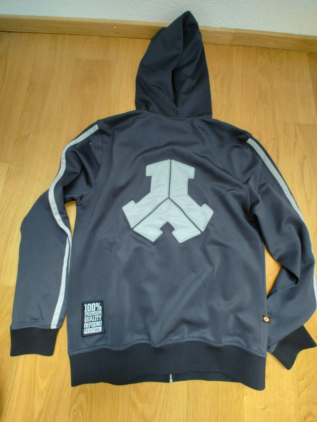 Pullover & Sweatshirts: Defqon.1 Hoody / Kapuzenpullover – Gebraucht aus Schwyz von Balmer92 2