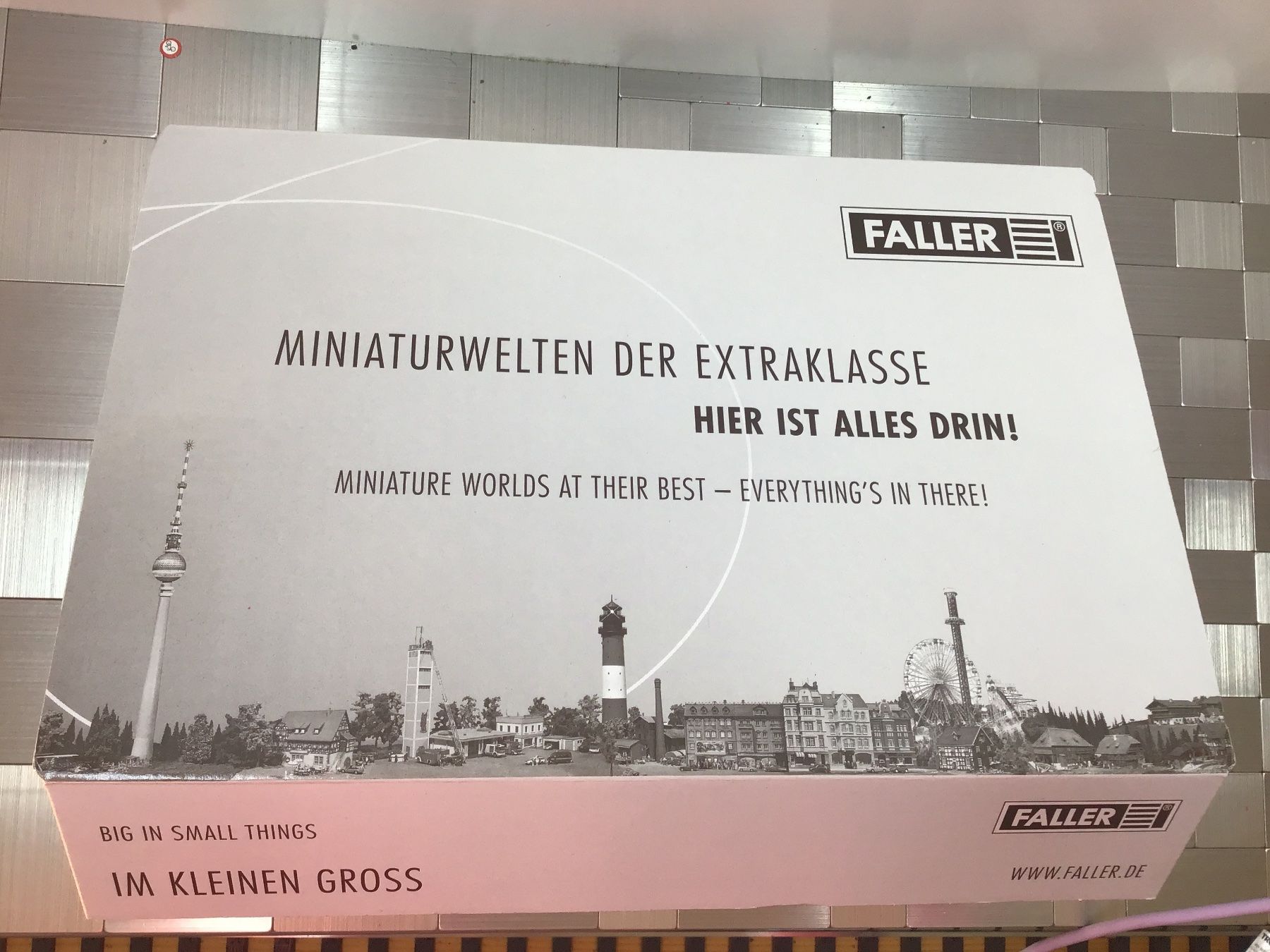 Faller Modellini di ferrovie: FALLER MINIATURWELTEN DER EXTRAKLASSE – Usato da Männedorf venduto da Spezial-Modelle 1
