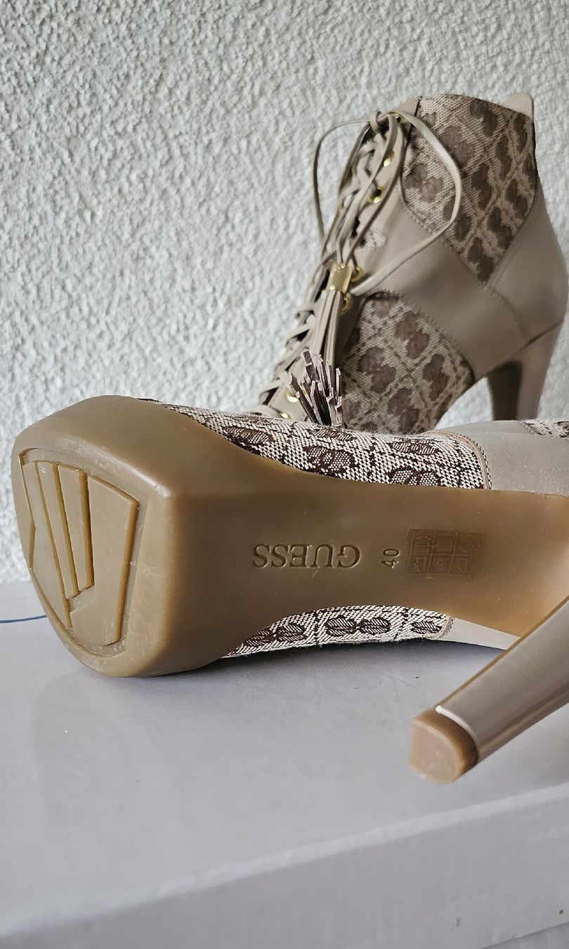 Guess Scarpe da donna: Guess Stiefelette gr 40 – Nuovo (secondo la descrizione) da Jona venduto da Smurnaya 7