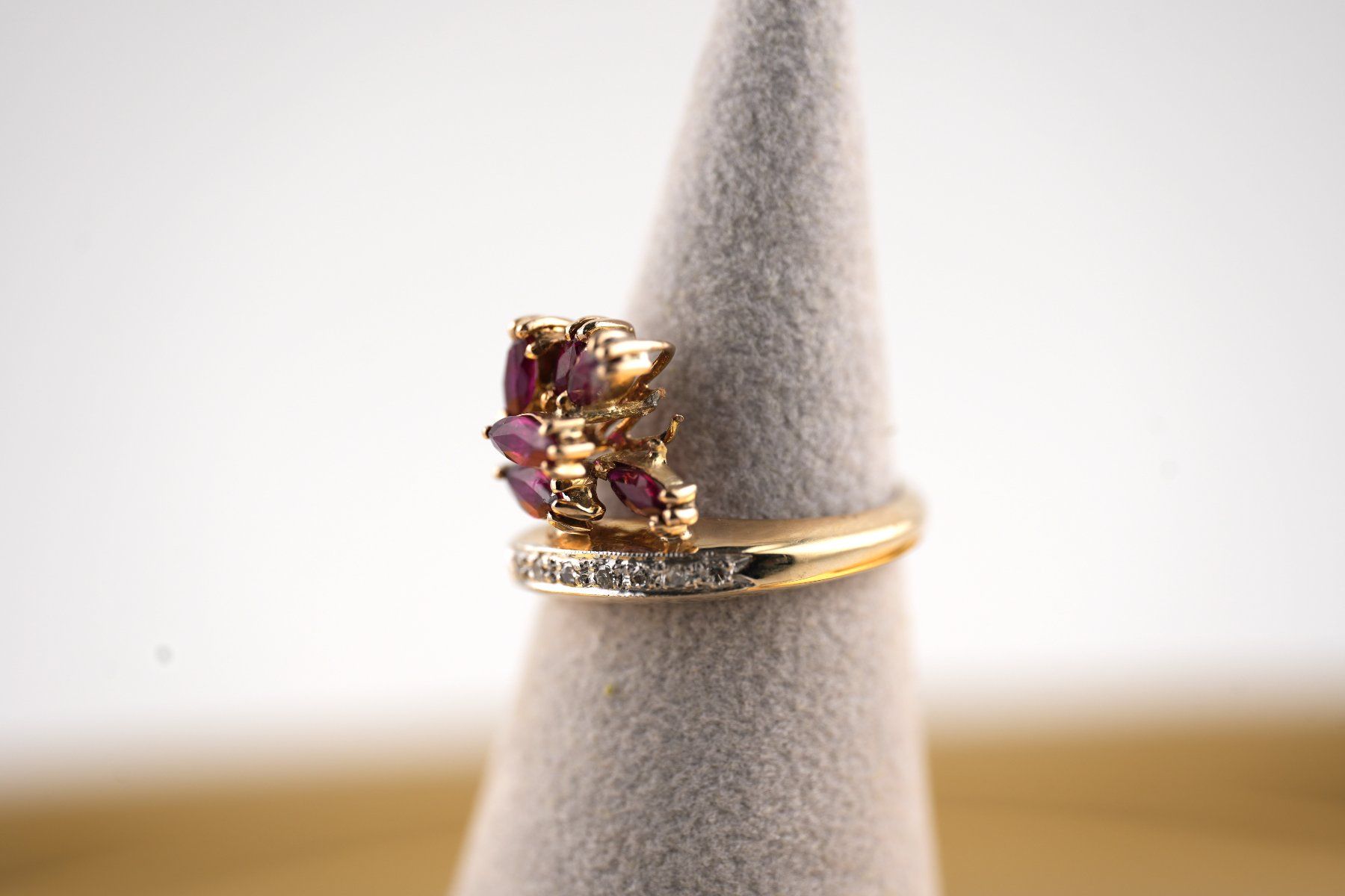 Anelli: Goldring mit Rubinen und Diamanten – Usato da Basel venduto da Vip24 2