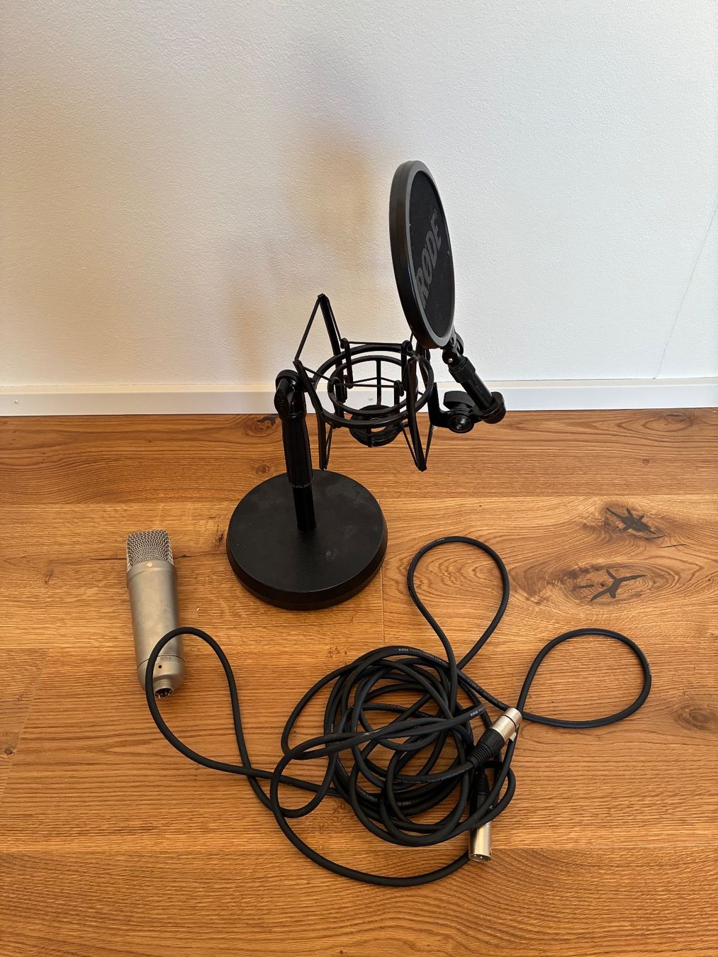 Røde Microfoni: Mikrofon RODE NT1-A mit Ständer und Pop-Schutz – Usato da Oberdorf SO venduto da RSB21 6