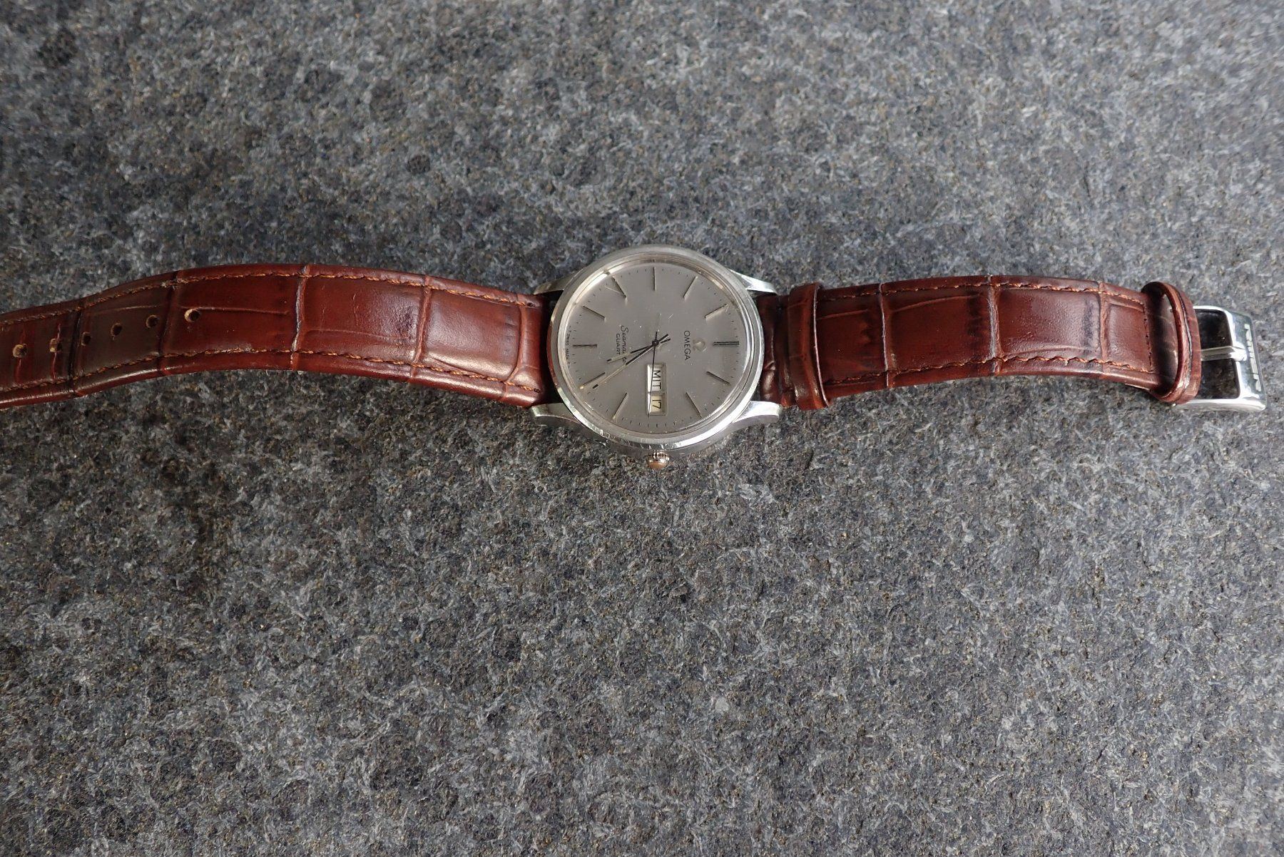 Omega Montres: OMEGA SEAMASTER QUARTZ DAYDATA – D'occasion à Wohlen AG par superwatchesteam 5