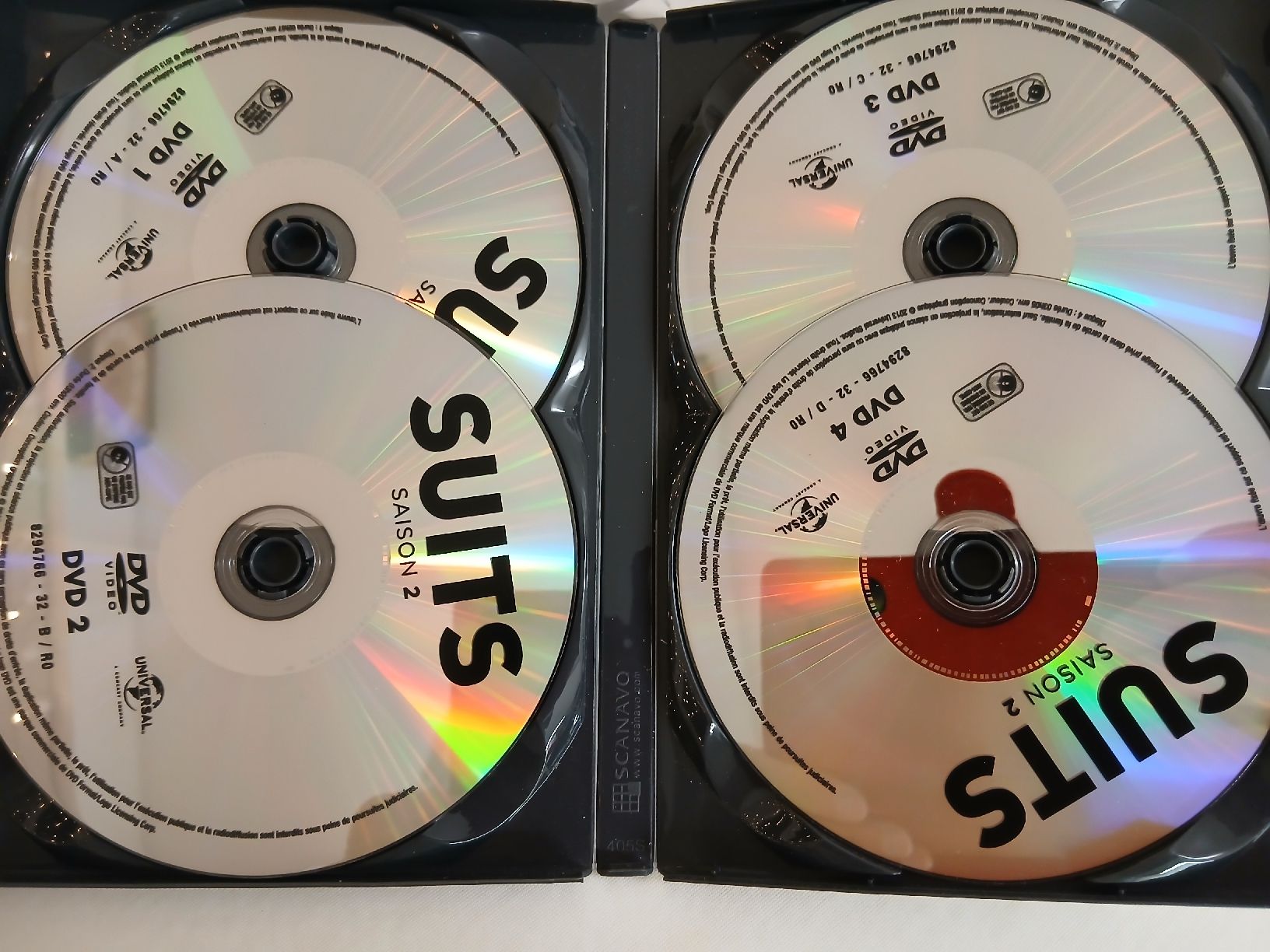 Tutti i DVDs: SUITS DVD – Nuovo (secondo la descrizione) da Biel/Bienne venduto da Monhub 4