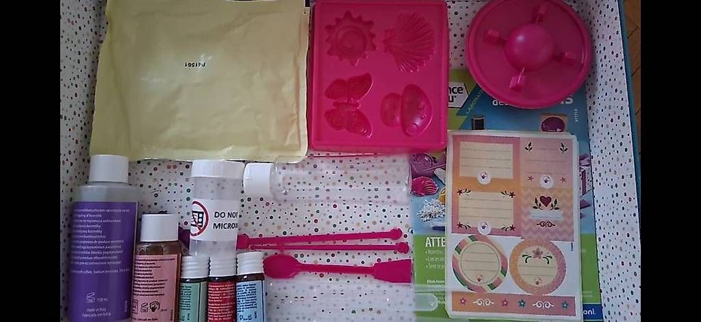 Kits de loisir créatif: Atelier de création de savons – Neuf avec emballage d'origine à Chêne-Bougeries par gre_5hjn 1