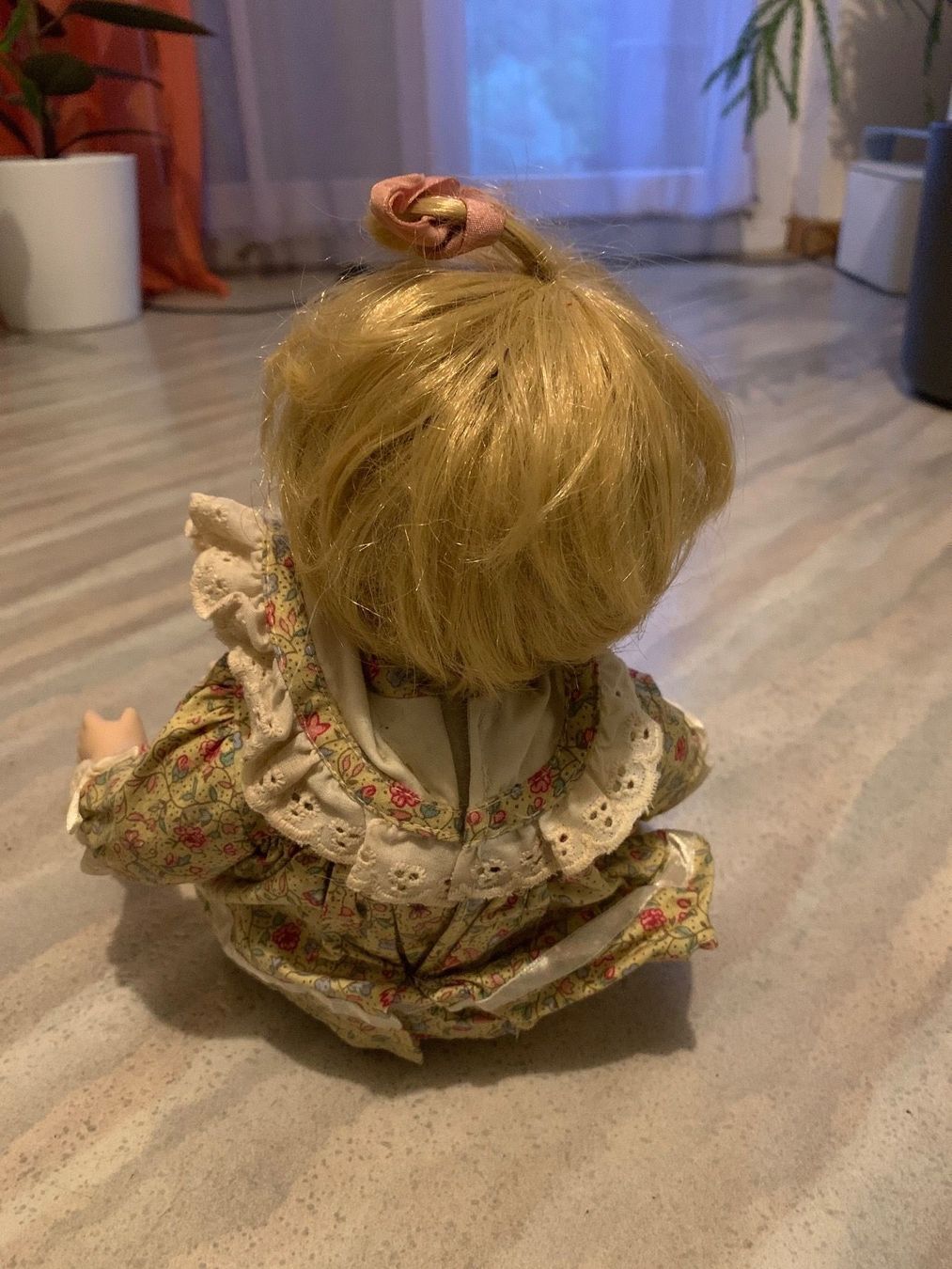 Bambole: Poupée en porcelaine de bébé assis – Usato da Vernayaz venduto da Darkfrost 1