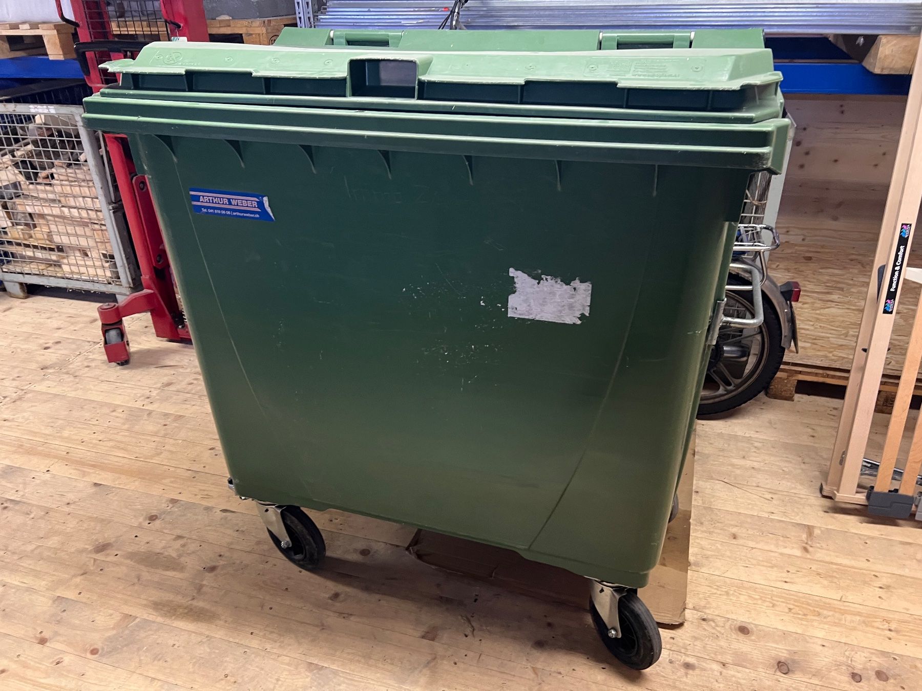 Autres articles bureau & commerces: Kehricht - Container 770l – D'occasion à altendorf par piculdi 2