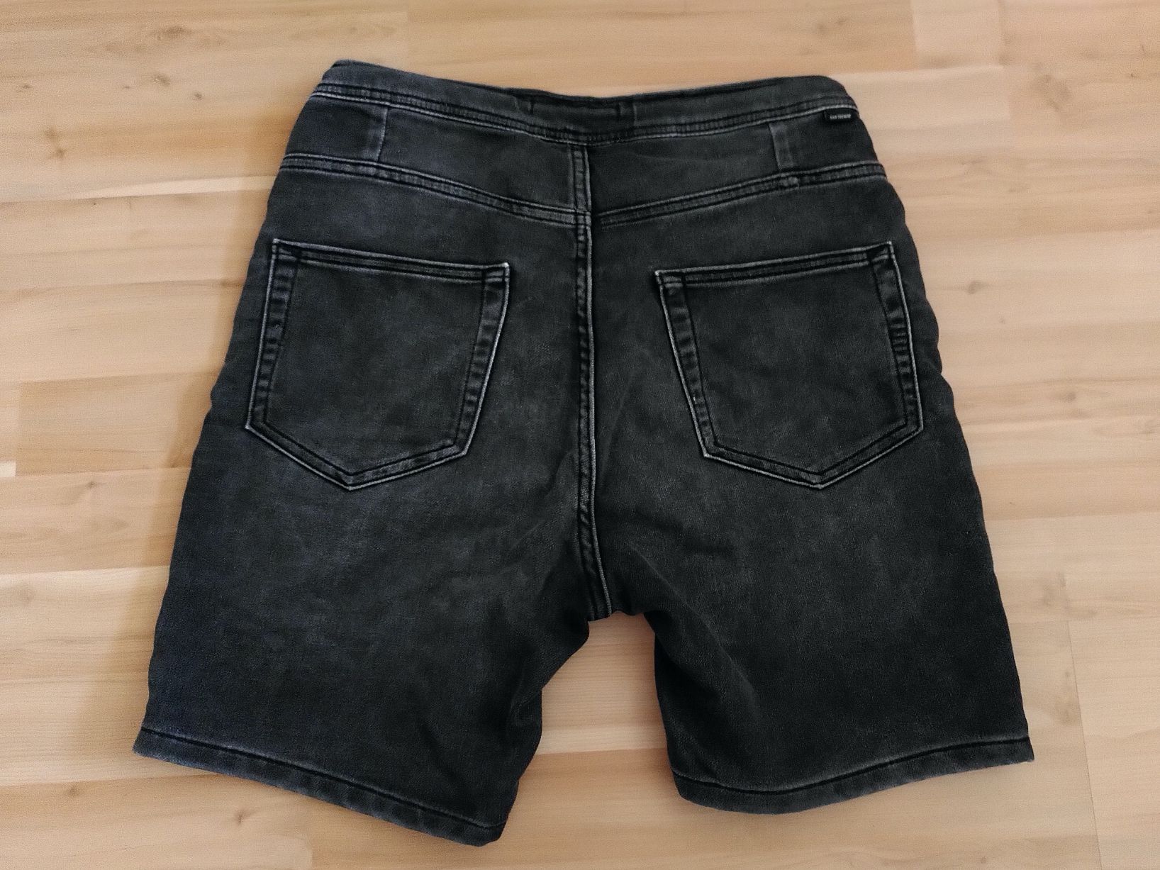 Zara Jeans: KURZE JEANS FÜR HERREN GR.S – Usato da Brugg AG venduto da olamim 1