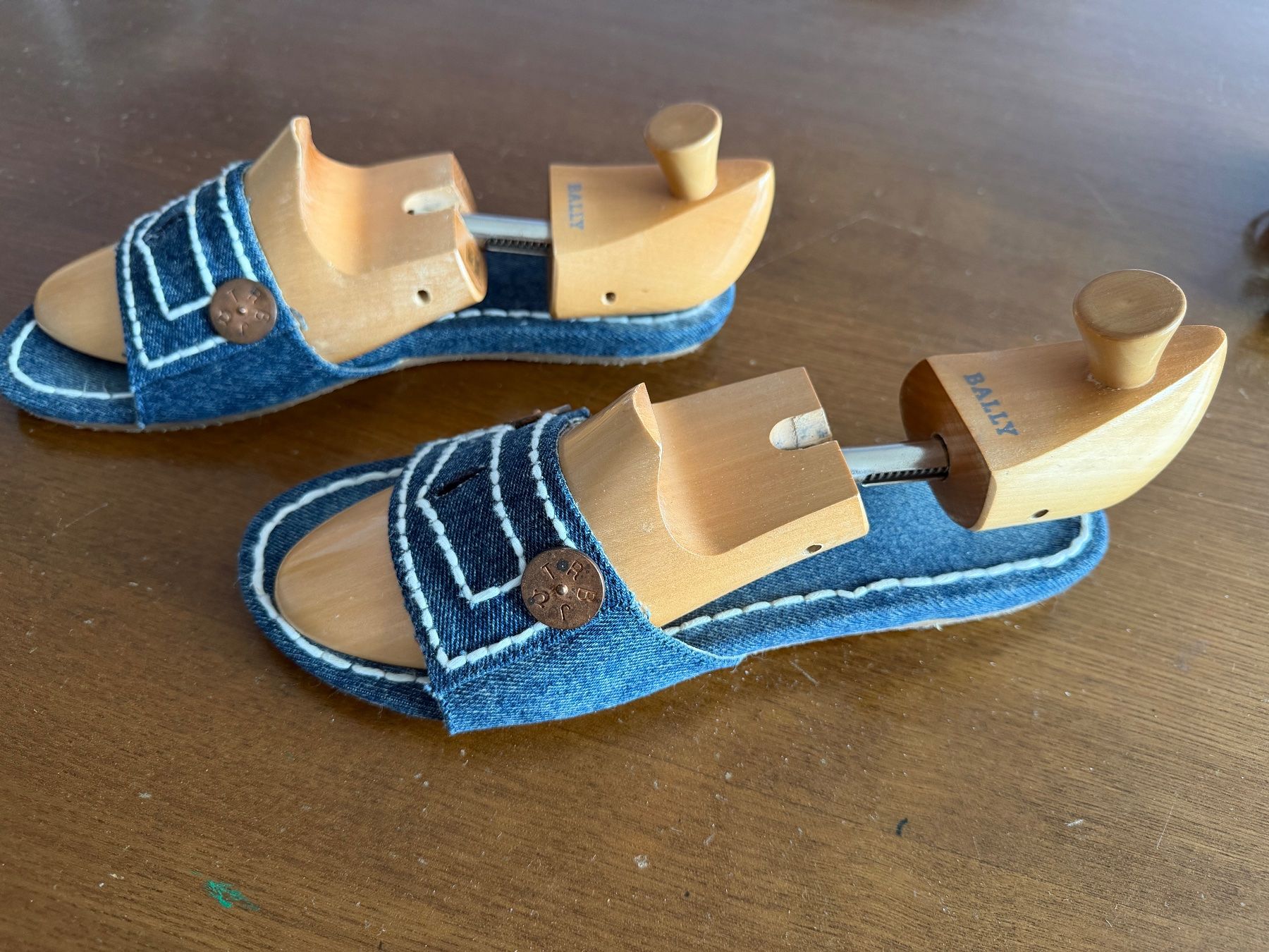Scarpe da donna: True Religion Sandalen – Usato da Küssnacht venduto da Flowerlady 1