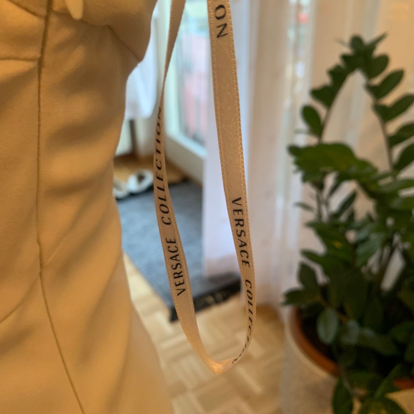 Versace Vestiti: Versace Kleid Gr  34 – Nuovo (secondo la descrizione) da St. Gallen venduto da mania03 4
