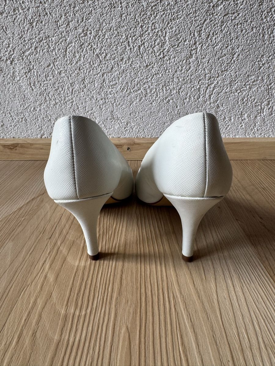 Scarpe da donna: Weisse Pumps/ High Heels – Usato da Brienz BE venduto da Eleri.M 2