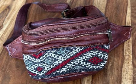 Braune Leder Gürteltasche - Bauchtasche