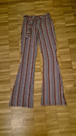 **Stylische Stoffhose gestreift Gr. 34**
