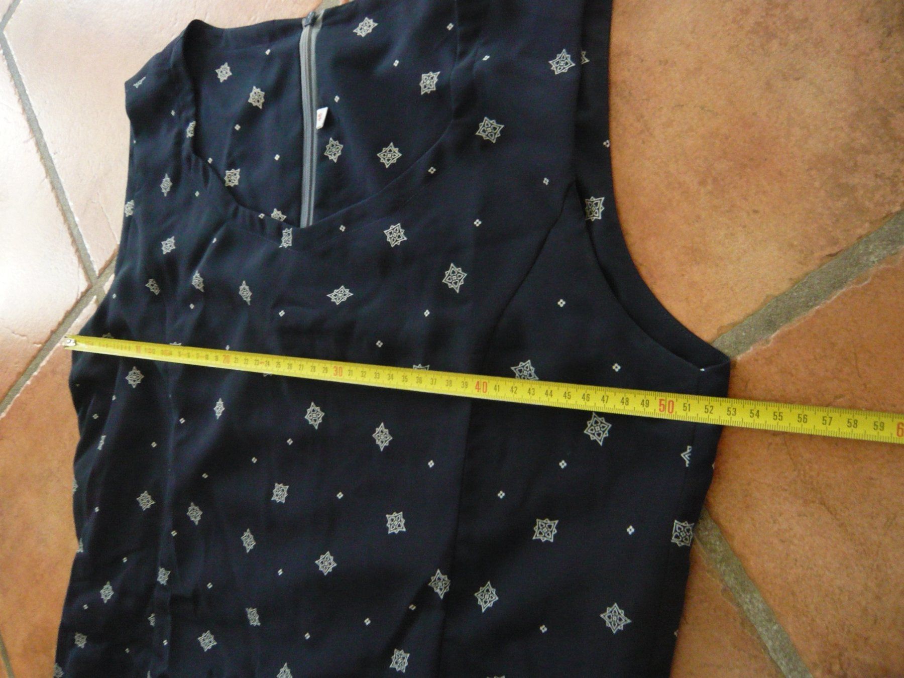Vestiti: Kleid Gr 46-48 / L – Usato da Ruggell venduto da Btt 6