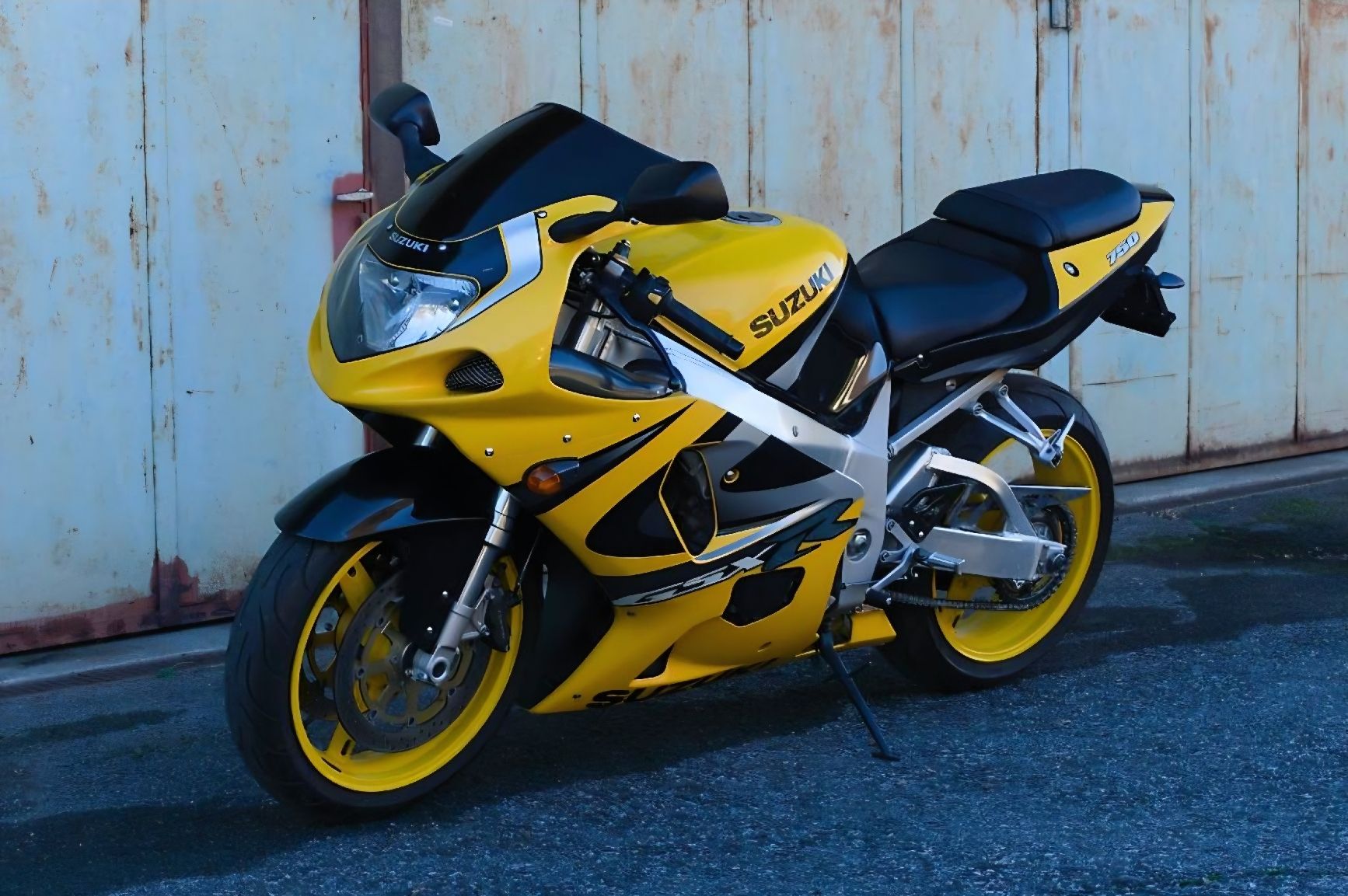 Suzuki Route: Suzuki GSX-R 750 – D'occasion à Purasca par Scetro