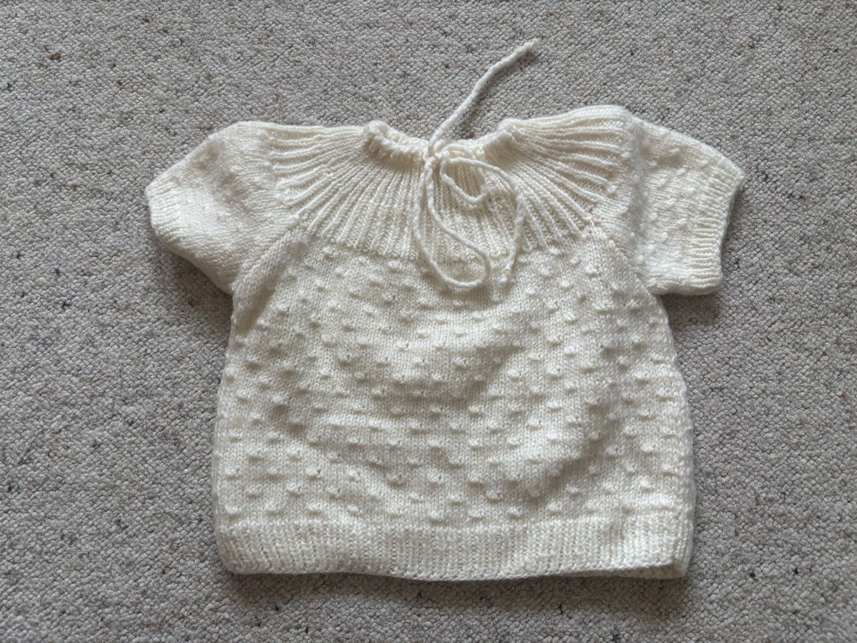 Maglioni & Felpe: Handgestrickter Baby Pullover – Usato da Bellach venduto da Legdance