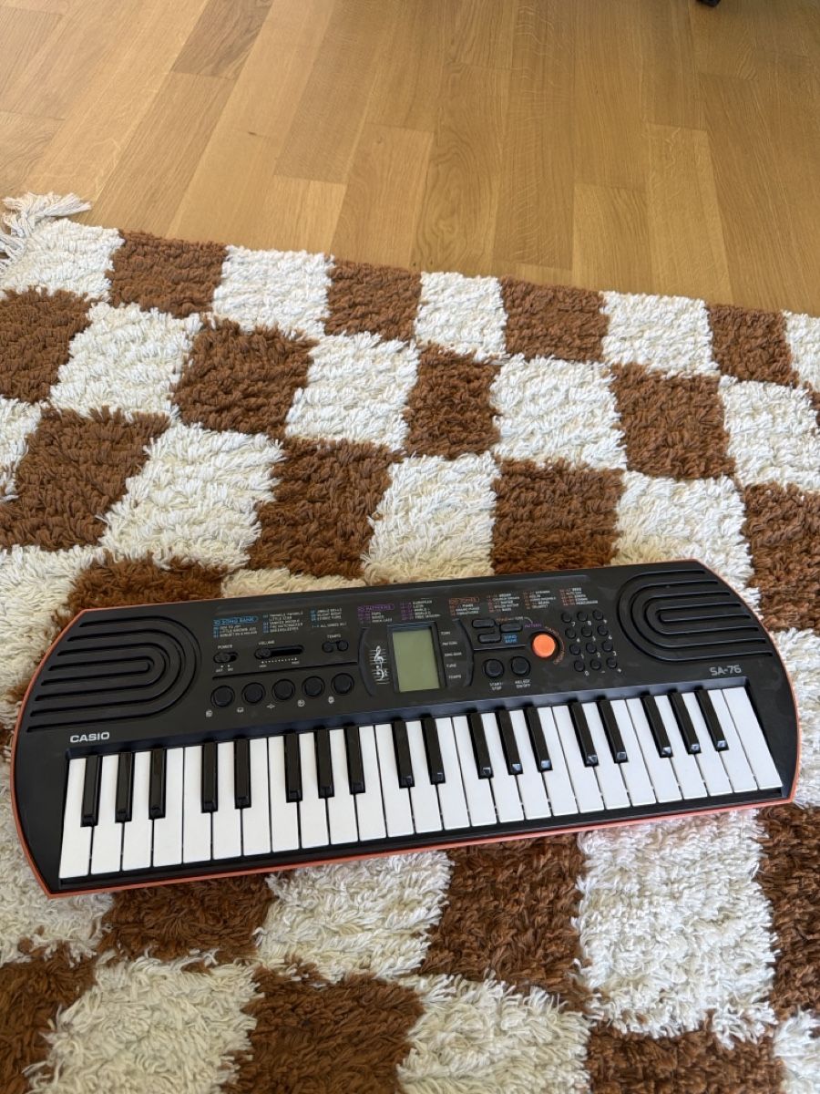 Casio Instruments de musique: CASIO Keyboard SA 76 Kinder – D'occasion à Wädenswil par celinecelineh